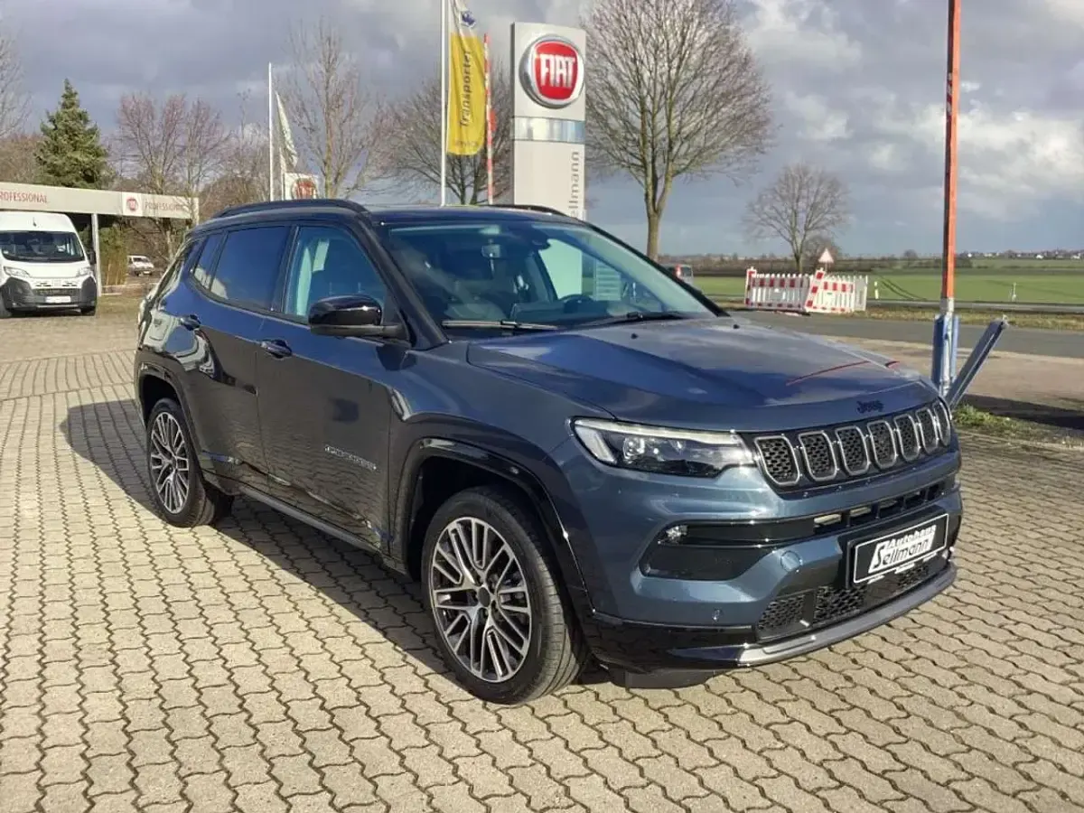 Neu Jeep Compass Summit 129 PS (94 kW) 2025 Blau SUV