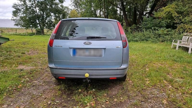 Gebraucht Ford Focus Ghia 109 PS (80 kW) 2006 Blau Kombi