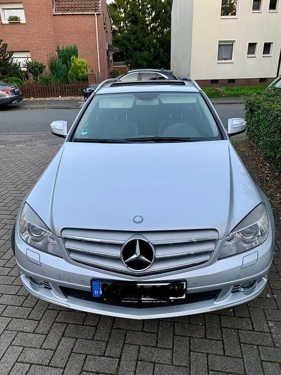 Silber Gebraucht 2008 Mercedes C320 Avantgarde Limousine | 7.250 € (Fairer Preis) - Bild 1/4