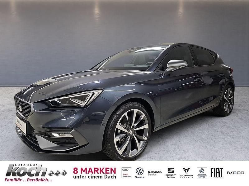 Grau Neu 2025 Seat Leon Limousine | 32.990 € (Fairer Preis) - Bild 1/4