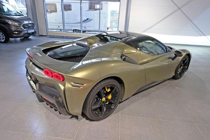 Gebraucht Ferrari SF90 780 PS (573 kW) 2024 Grün Cabrio