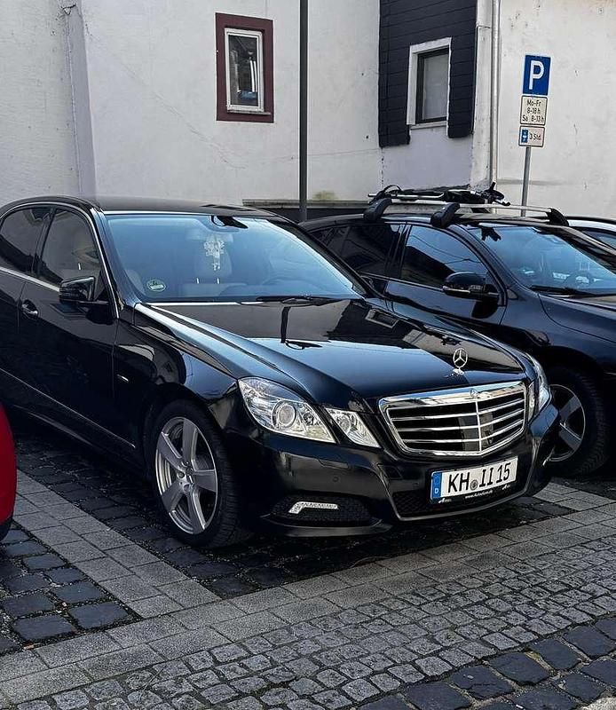 Gebraucht Mercedes E220 Avantgarde 170 PS (125 kW) 2009 Limousine
