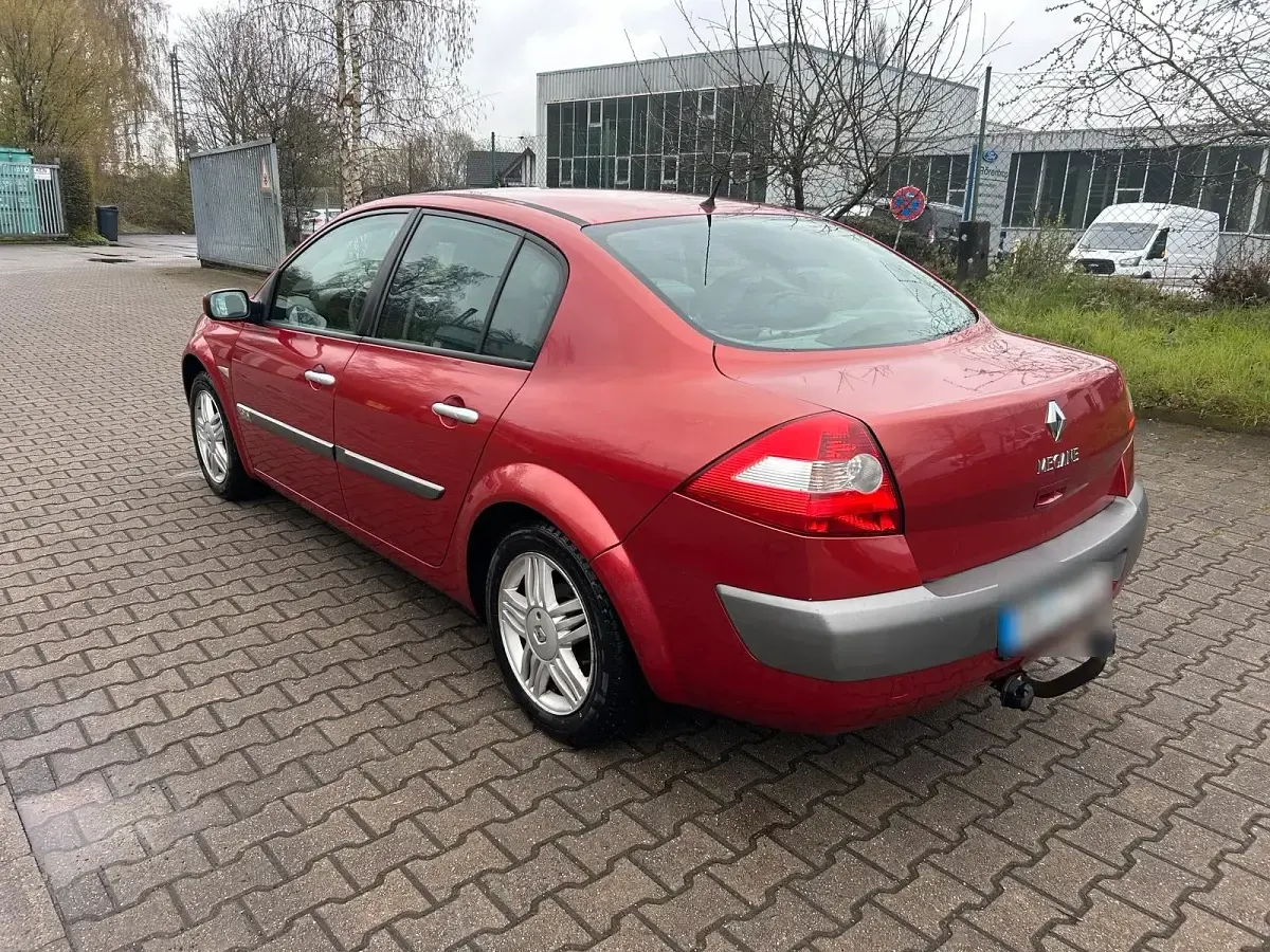 Gebraucht Renault Mégane 135 PS (99 kW) 2004 Rot Limousine