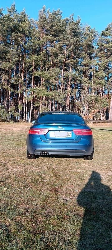 Gebraucht Jaguar XE R 180 PS (132 kW) 2015 Blau Limousine