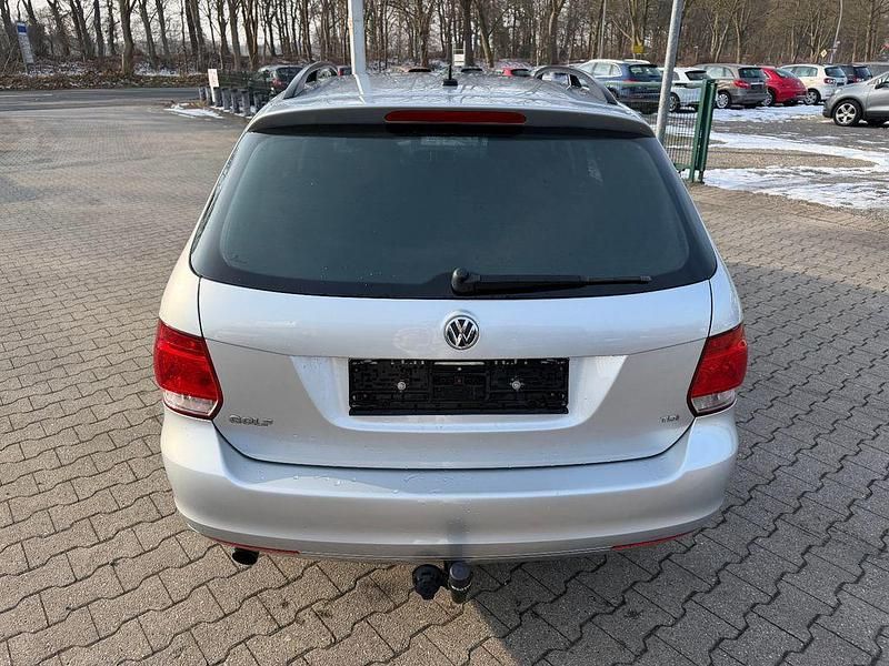 Gebraucht VW Golf VI Match 105 PS (77 kW) 2012 Silber Kleinwagen