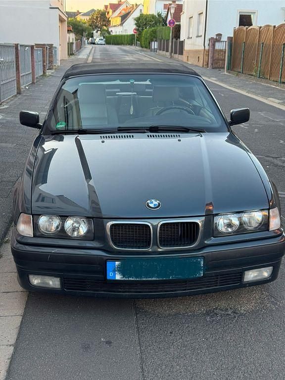 Grün Gebraucht 1997 BMW 318 Cabriolet Cabrio | 4.750 € (Guter Preis) - Bild 1/4