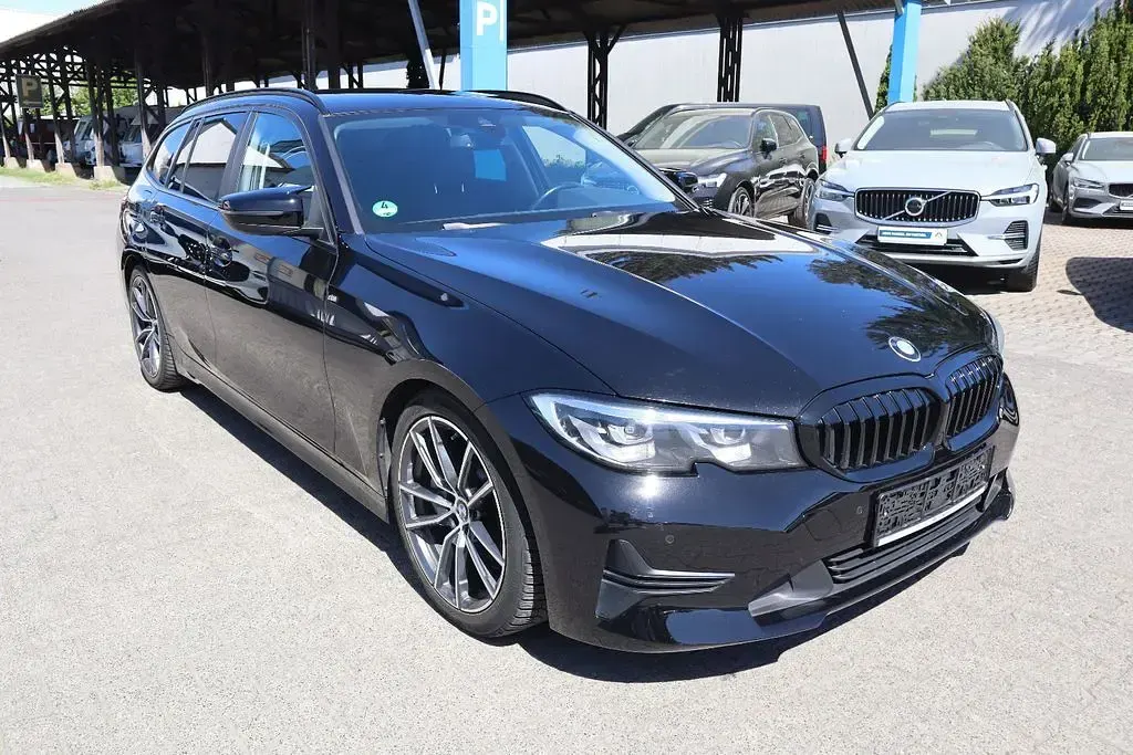 Second-hand BMW 330 Advantage 265 CP (194 kW) 2020 Negru Break