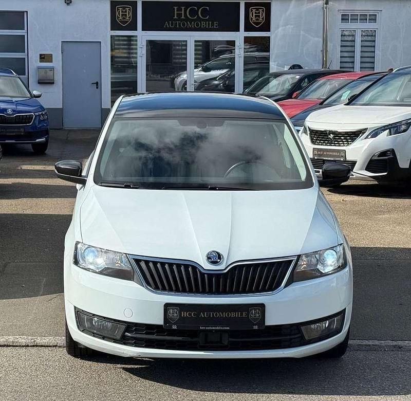 Weiß Gebraucht 2016 Skoda Rapid Emotion Plus Kombi | 6.498 € (Superpreis) - Bild 1/4