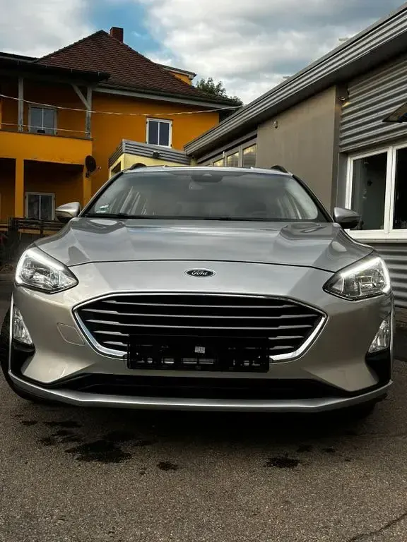 Used Ford Focus Trend 101 HP (74 kW) 2020 Silver Sedan