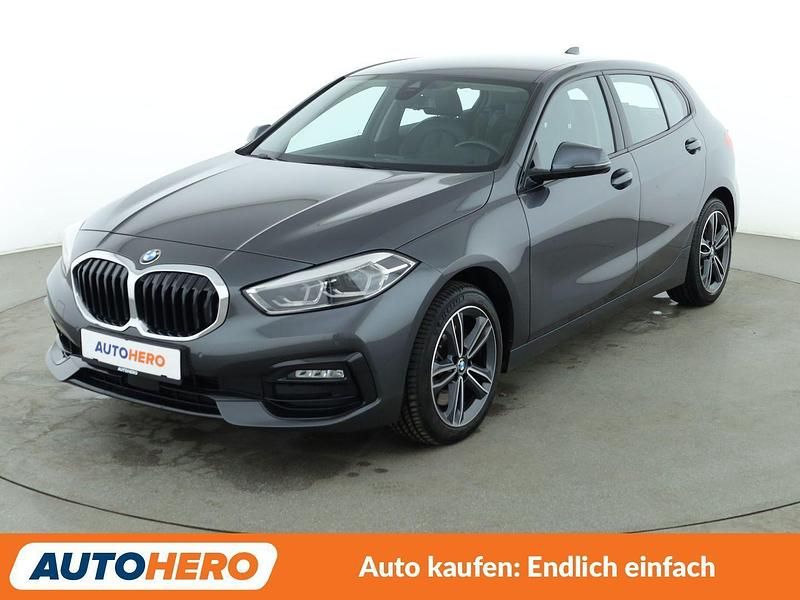 Grau Gebraucht 2021 BMW 120 Sport Line Kleinwagen | 24.800 € (Fairer Preis) - Bild 1/3