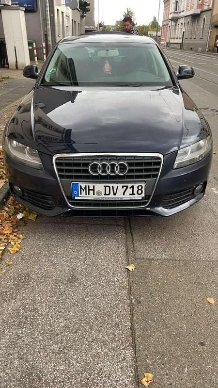 Second-hand Audi A4 Attraction 179 CP (131 kW) 2009 Albastru Berlinǎ