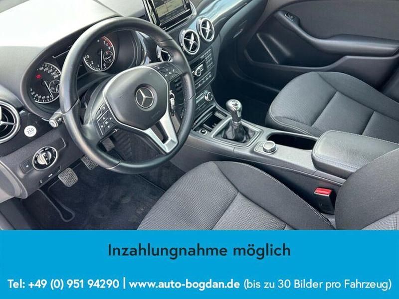 Gebraucht Mercedes B180 122 PS (89 kW) 2013 Schwarz Van / Kleinbus