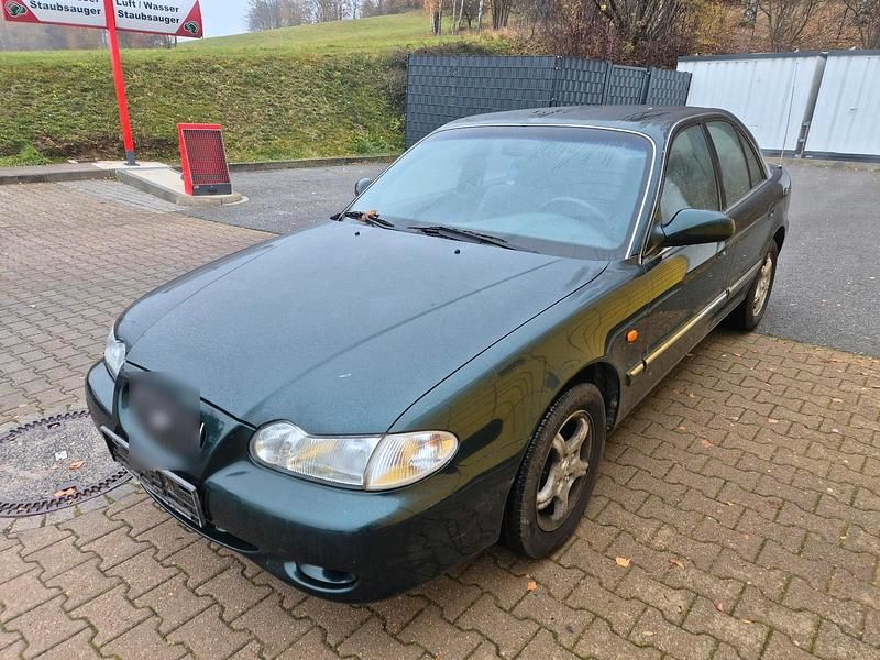 Grün Gebraucht 1996 Hyundai Sonata Limousine | 1.500 € - Bild 1/4