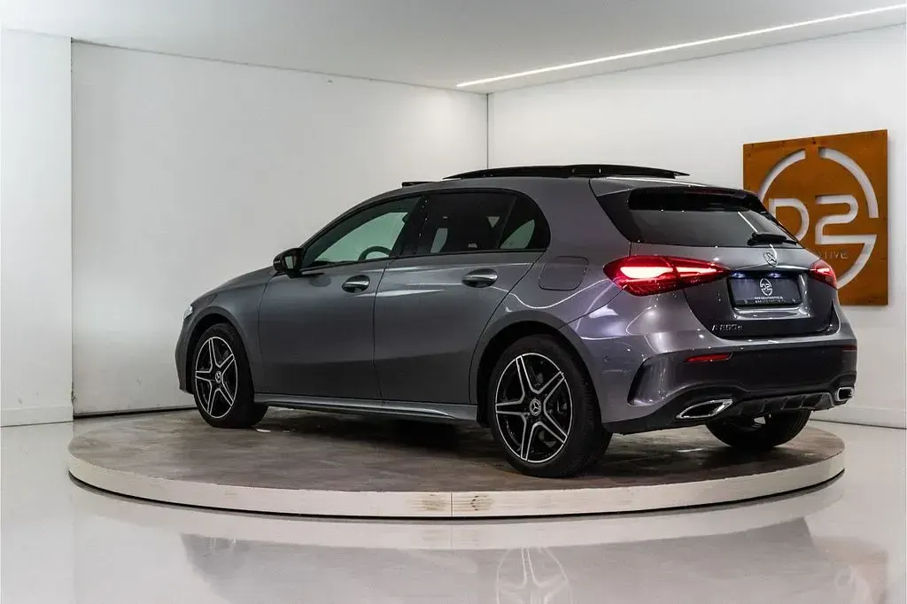 Gebraucht Mercedes A250 Premium 218 PS (160 kW) 2025 Grau Limousine