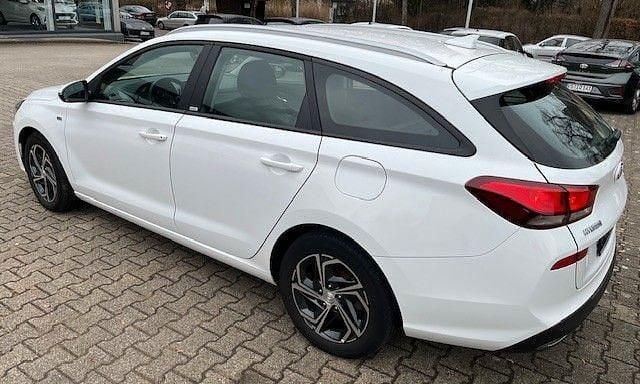 Gebraucht Hyundai i30 Trend 159 PS (116 kW) 2021 Weiß Kombi