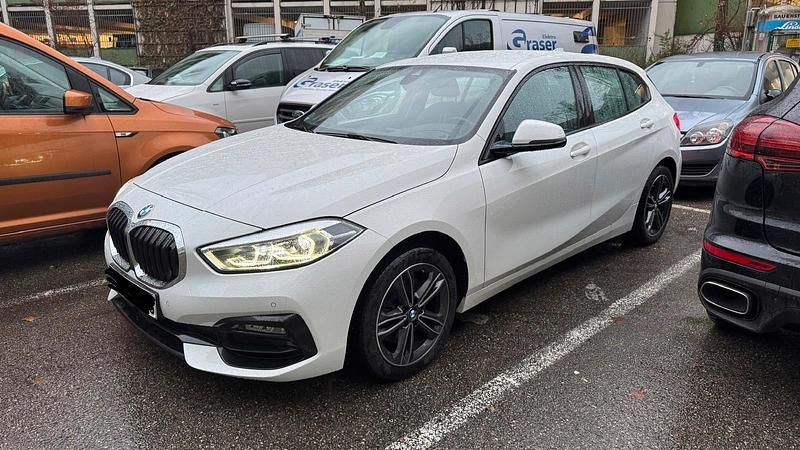 Gebraucht BMW 118 Sport Line 2021 Weiß Kleinwagen