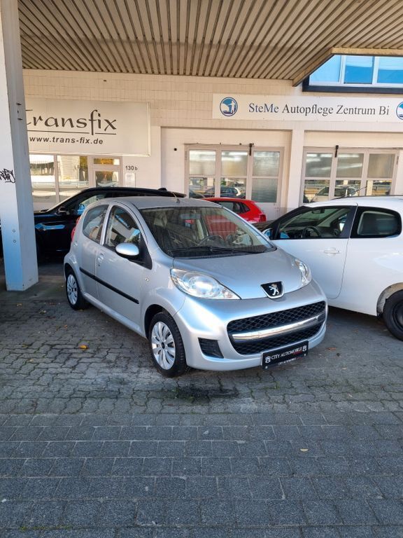 Silber Gebraucht 2011 Peugeot 107 Urban Move Kleinwagen | 2.890 € (Fairer Preis) - Bild 1/4