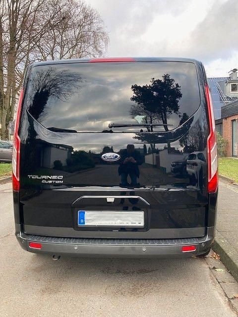 Gebraucht Ford Tourneo Active 185 PS (136 kW) 2021 Schwarz Van / Kleinbus