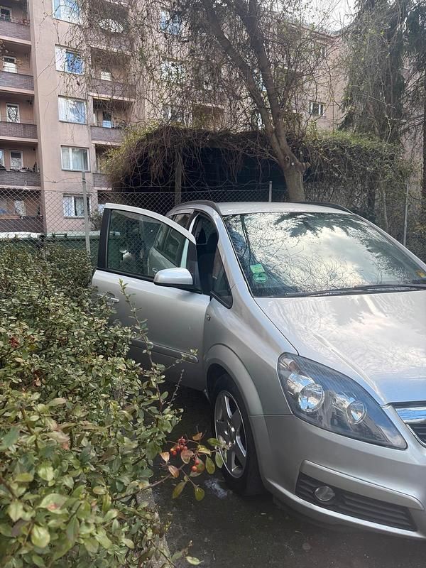 Gebraucht Opel Zafira 105 PS (77 kW) 2006 Silber Van / Kleinbus