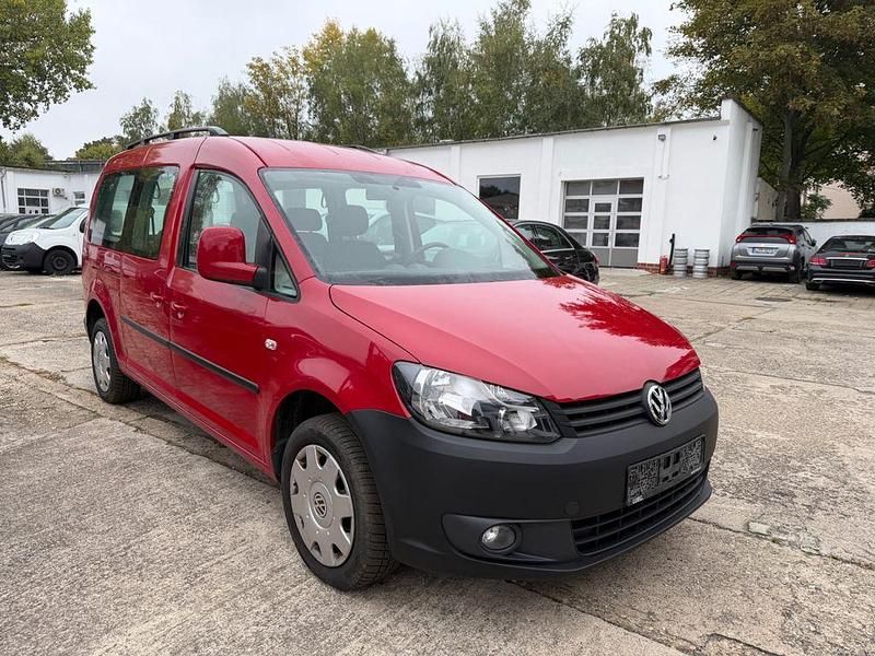 Salsa red Gebraucht 2011 VW Caddy Maxi Van / Kleinbus | 7.990 € (Fairer Preis) - Bild 1/4