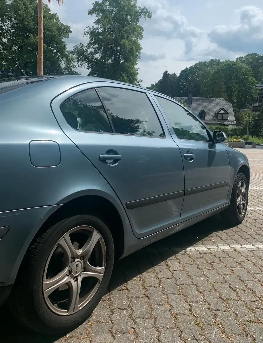 Gebraucht Skoda Octavia 102 PS (75 kW) 2007 Grau Limousine