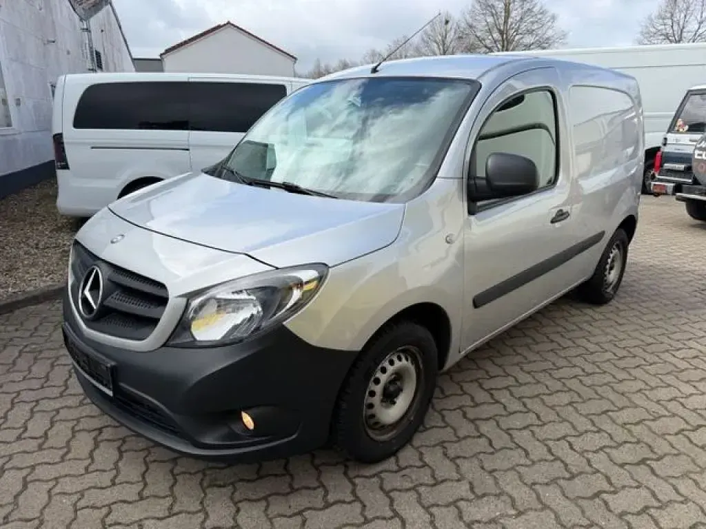 Gebraucht Mercedes Citan 108 75 PS (55 kW) 2018 Brillantsilber (metallic) Van / Kleinbus