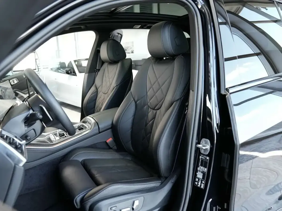 Gebraucht BMW X5 M Sport 298 PS (219 kW) 2026 Saphirschwarz SUV