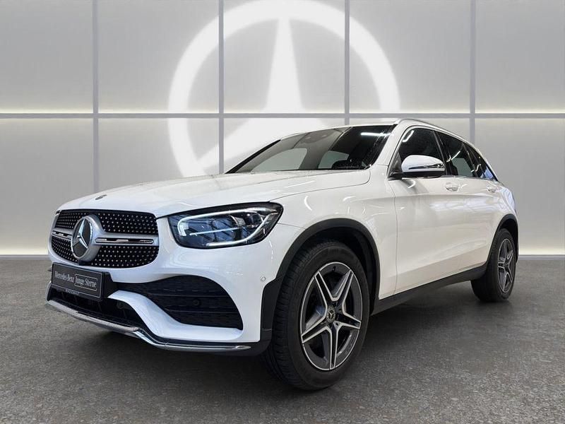 Weiss Gebraucht 2022 Mercedes GLC300 AMG SUV | 44.590 € (Fairer Preis) - Bild 1/4