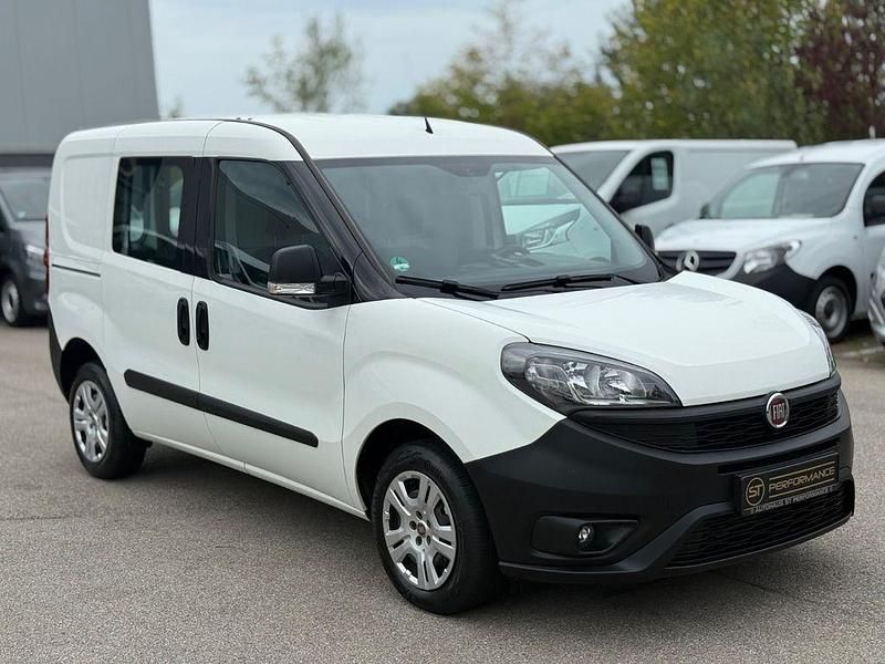 Gebraucht Fiat Doblò 95 PS (69 kW) 2020 Weiß Van / Kleinbus