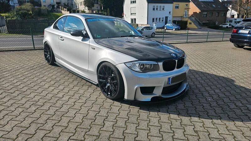 Silber Gebraucht 2009 BMW 135 Coupé Competition Edition Coupé | 29.000 € - Bild 1/4