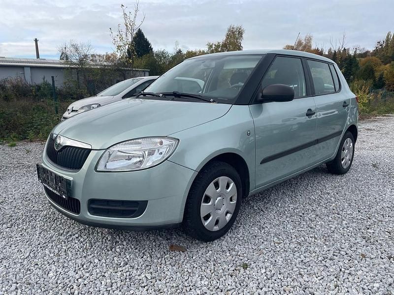 Grün Gebraucht 2009 Skoda Fabia Cool Edition Limousine | 1.399 € (Superpreis) - Bild 1/4