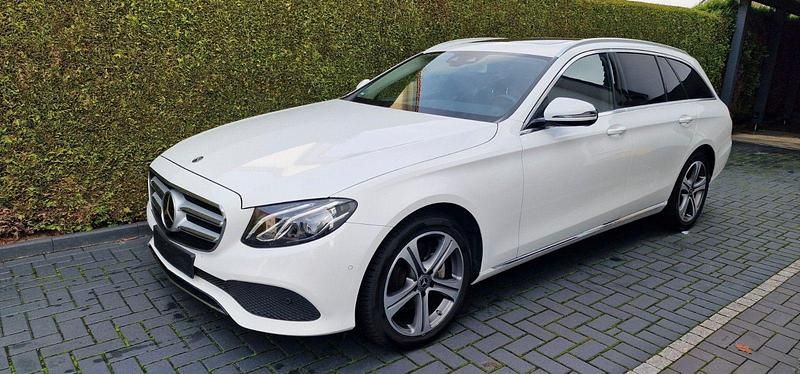 Weiß Gebraucht 2018 Mercedes E220 Kombi | 20.899 € (Superpreis) - Bild 1/4