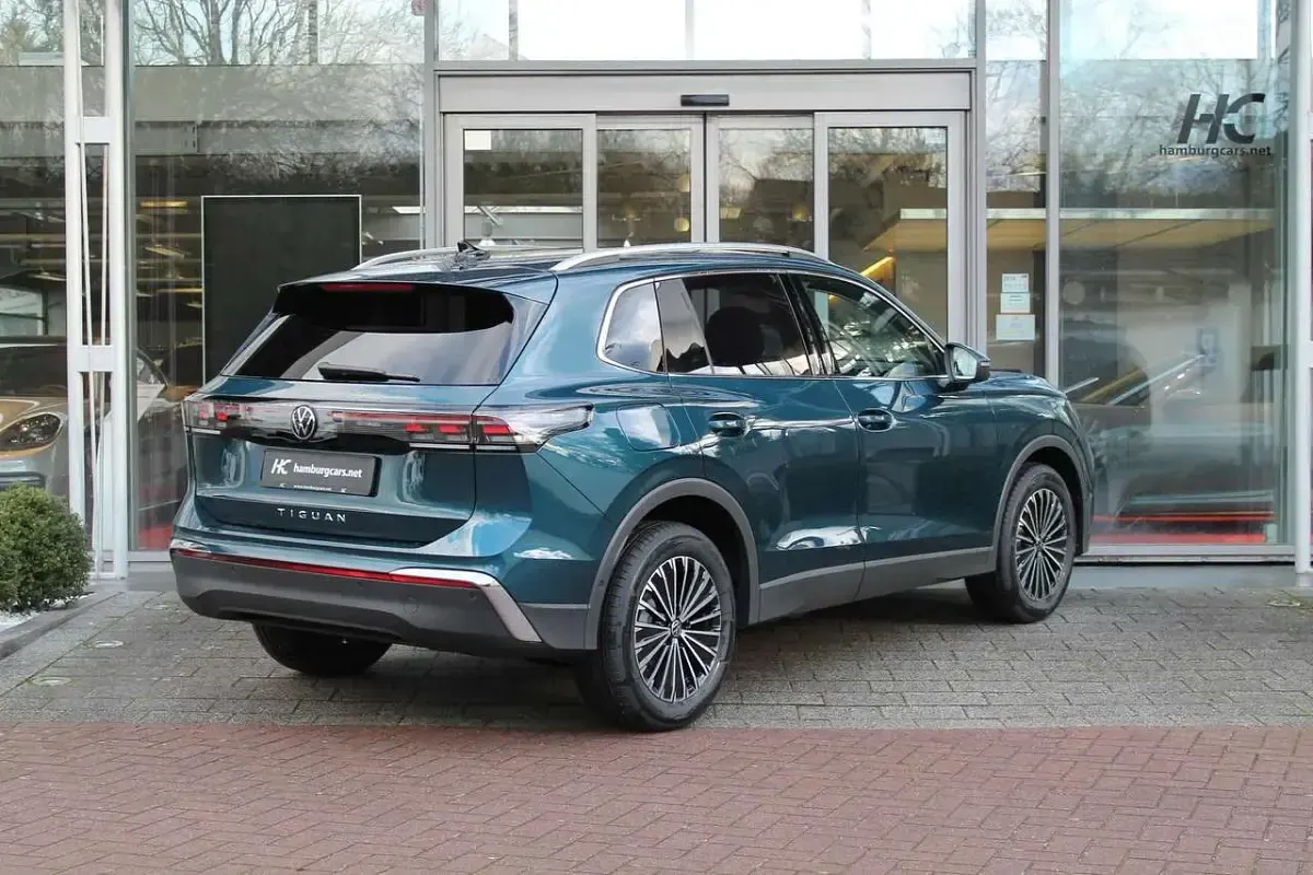Neu VW Tiguan Elegance 150 PS (110 kW) 2026 Nightshade blue metallic SUV