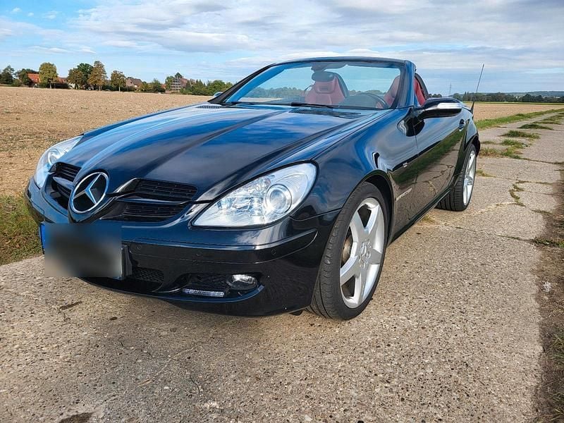 Schwarz Gebraucht 2007 Mercedes SLK200 Cabrio | 8.999 € (Fairer Preis) - Bild 1/4