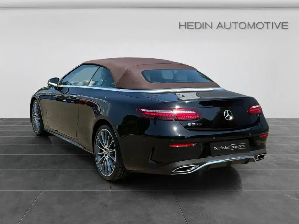 Gebraucht Mercedes E300 AMG 258 PS (189 kW) 2021 Schwarz Cabrio