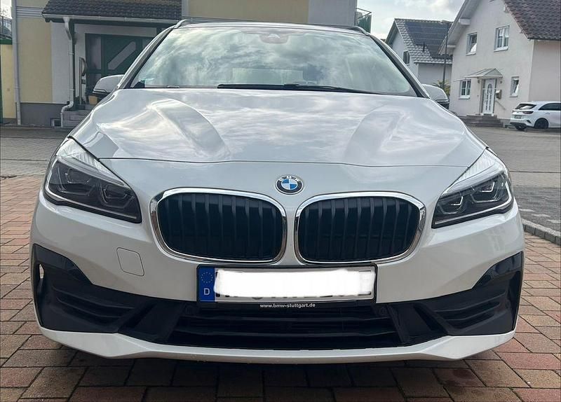 Gebraucht BMW 225 Active Tourer iPerformance 224 PS (164 kW) 2020 Weiß Van / Kleinbus