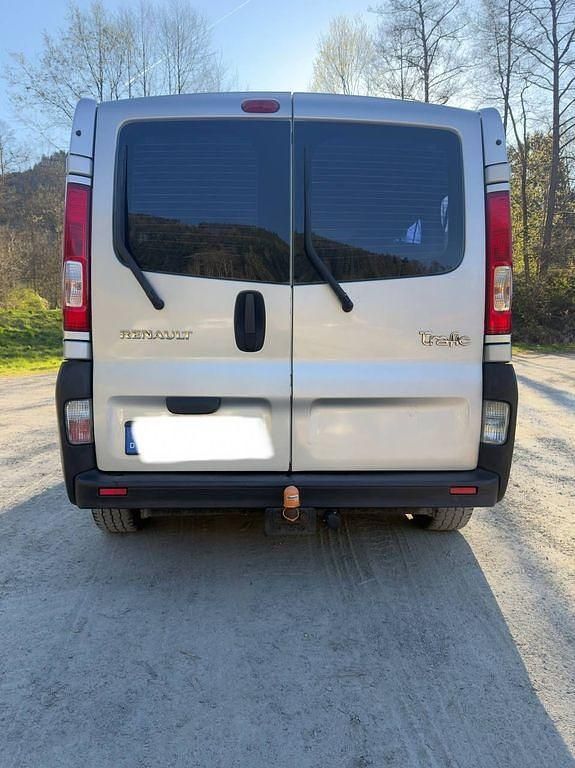 Second-hand Renault Trafic 204 CP (150 kW) 2008 Argintiu Monovolum