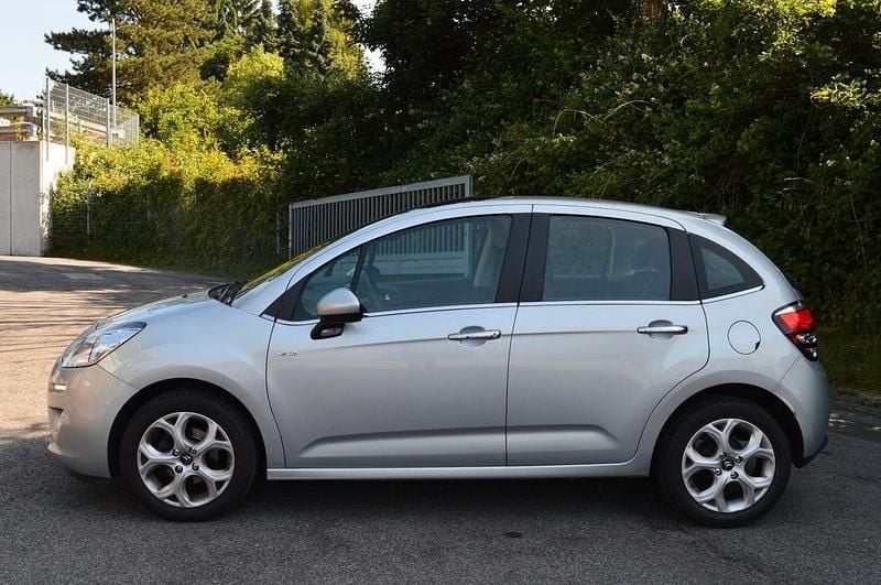 Silber Gebraucht 2015 Citroën C3 SELECTION Kleinwagen | 5.390 € (Guter Preis) - Bild 1/4