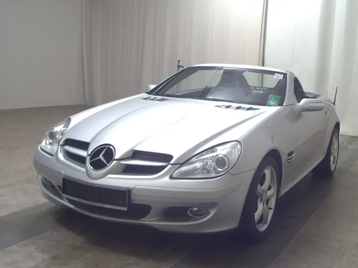 Second-hand Mercedes SLK200 163 CP (119 kW) 2007 Argintiu Cabrio