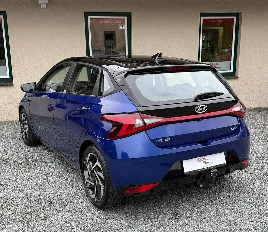 Gebraucht Hyundai i20 Intro Edition 101 PS (74 kW) 2020 Blau Kleinwagen