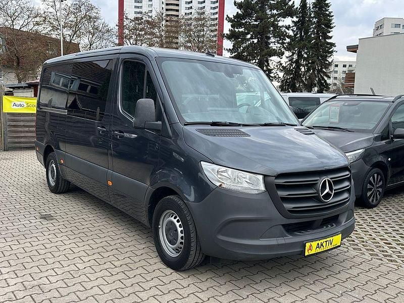Gebraucht Mercedes Sprinter 163 PS (119 kW) 2021 Grau Van