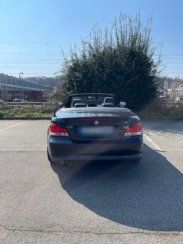 Gebraucht BMW 118 Cabriolet 143 PS (105 kW) 2010 Schwarz Cabrio