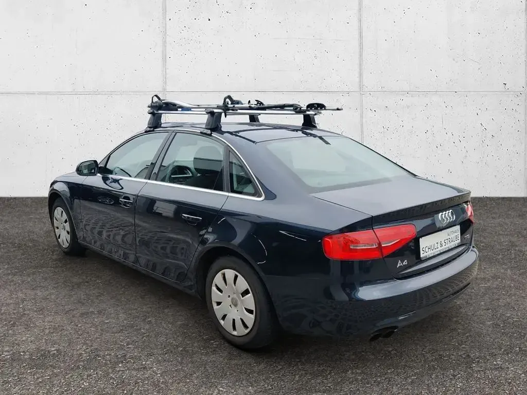 Gebraucht Audi A4 Attraction 170 PS (125 kW) 2013 Mondscheinblau metallic (metallic) Limousine