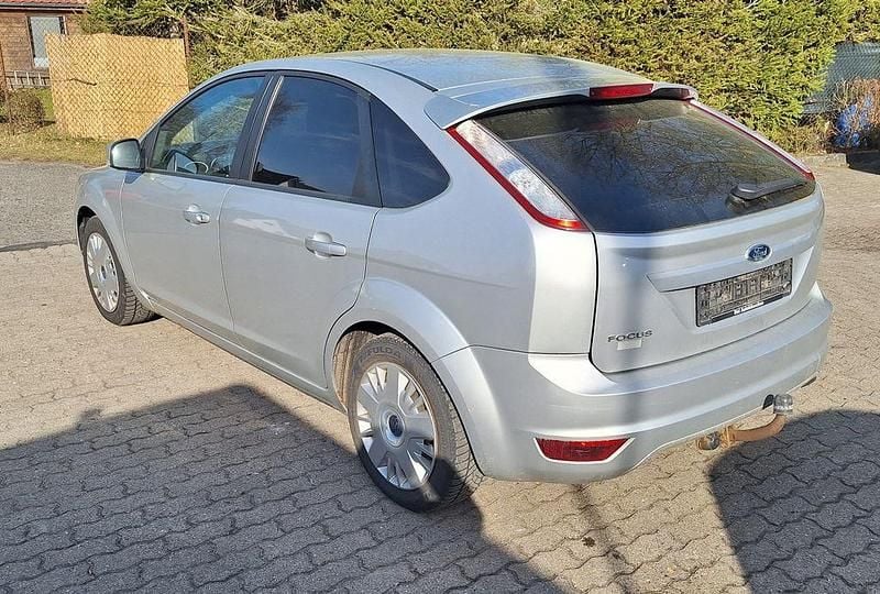 Gebraucht Ford Focus 101 PS (74 kW) 2009 Silber Limousine