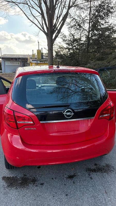 Gebraucht Opel Meriva 100 PS (73 kW) 2010 Rot Van / Kleinbus