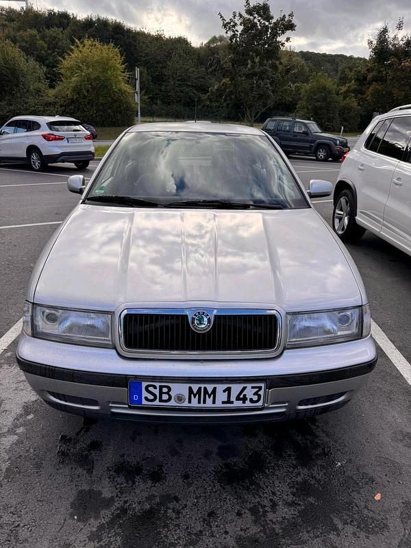 Silber Gebraucht 2000 Skoda Octavia Limousine | 2.400 € (Fairer Preis) - Bild 1/4