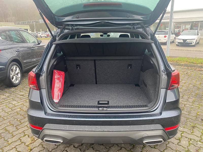 Neu Seat Arona FR 150 PS (110 kW) 2025 "magnetic tech" SUV