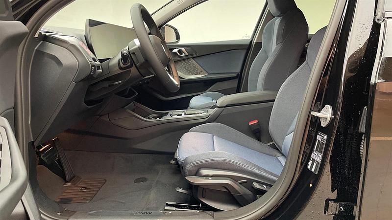 Neu BMW 120 Efficient Dynamics 170 PS (125 kW) 2026 Schwarz uni Kleinwagen