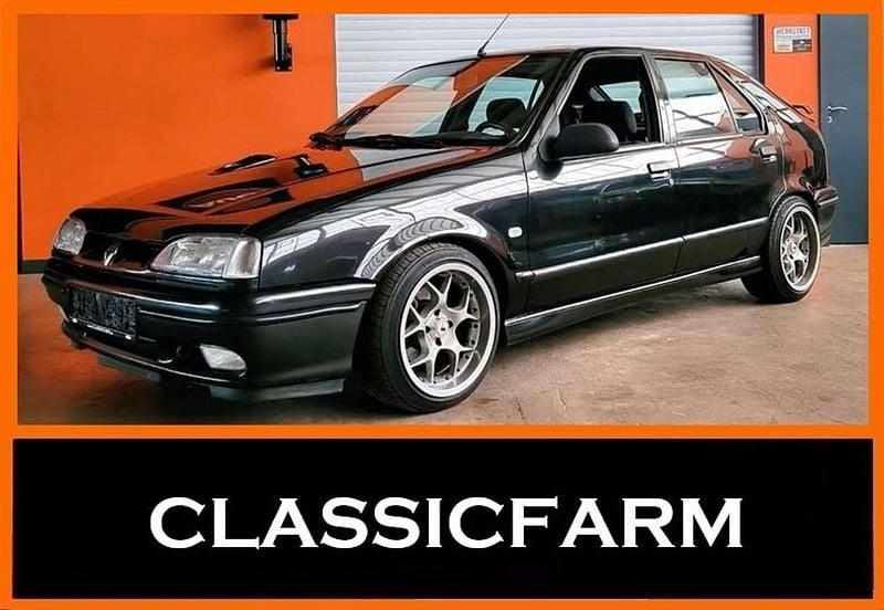 Schwarz Gebraucht 1992 Renault 19 Limousine | 7.850 € - Bild 1/4