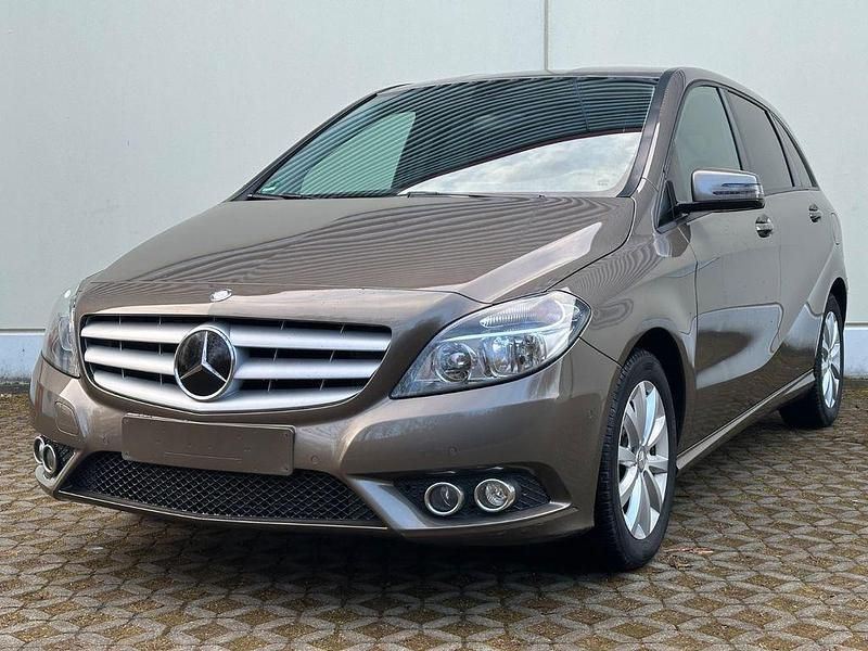 Other Gebraucht 2012 Mercedes B200 Van / Kleinbus | 13.490 € (Fairer Preis) - Bild 1/4